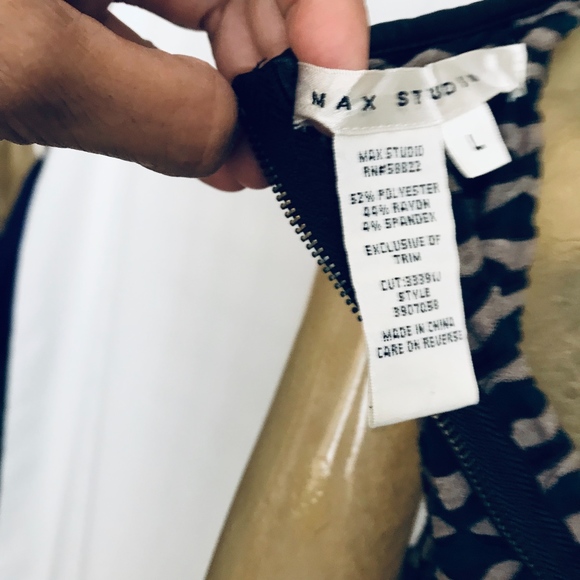 SOLD Max Studio Sleeveless Dress Pleated Flare L - Picture 6 of 8